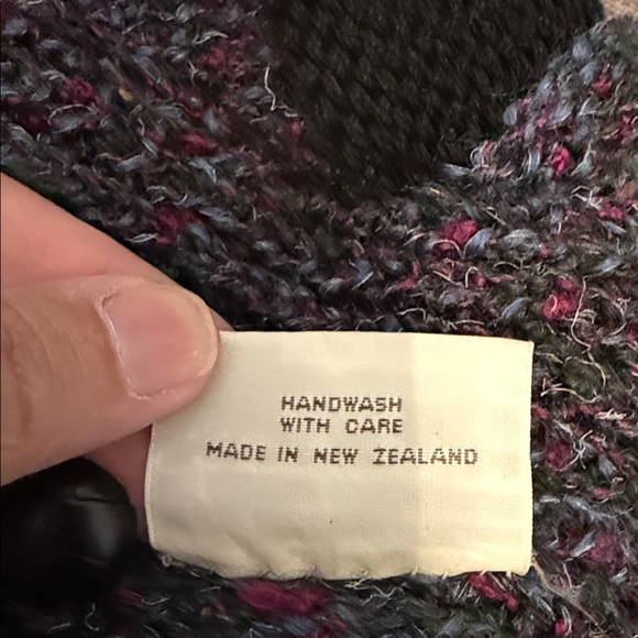 Hand knitted by Giggles if Rotorua Sweater - Picture 6 of 6